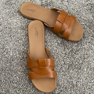 Tan/Brown Slide-on Sandals